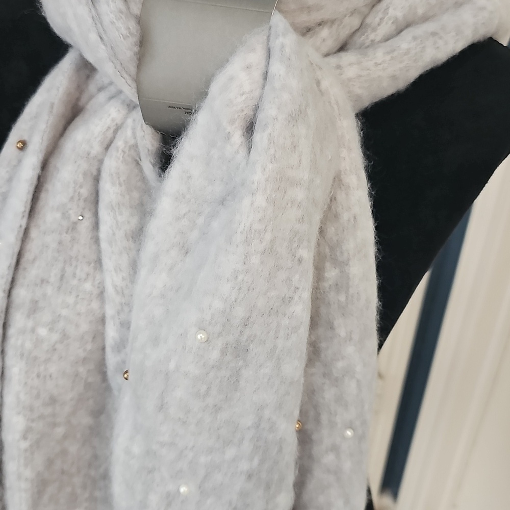 New Nordstrom Rack Faux Pearl Embellished Scarf Gray/White Os — image 4 of 8